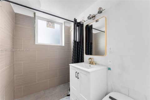 Condo in Miami Beach, Florida, 3 bedrooms  № 1998964 - photo 16