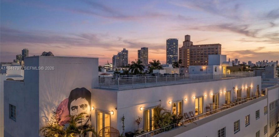 Condo in Miami Beach, Florida, 3 bedrooms  № 1998964