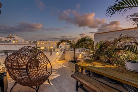 Condo in Miami Beach, Florida, 3 bedrooms  № 1998964 - photo 4