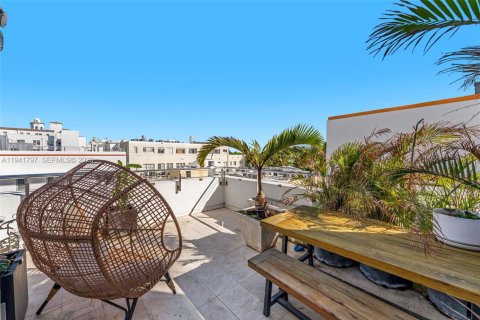 Condo in Miami Beach, Florida, 3 bedrooms  № 1998964 - photo 5