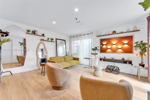 Condo in Miami Beach, Florida, 3 bedrooms  № 1998964 - photo 20