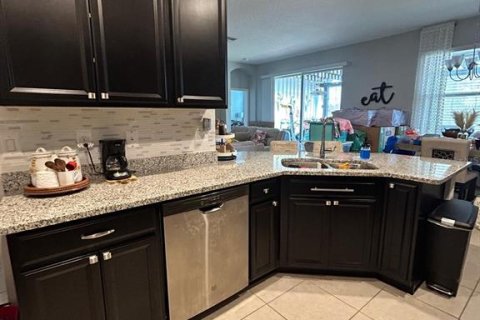 House in Davenport, Florida 3 bedrooms, 147.44 sq.m. № 2152060 - photo 6