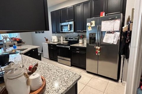 House in Davenport, Florida 3 bedrooms, 147.44 sq.m. № 2152060 - photo 8