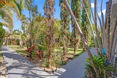 House in Miami, Florida 3 bedrooms, 140.93 sq.m. № 2043899 - photo 4