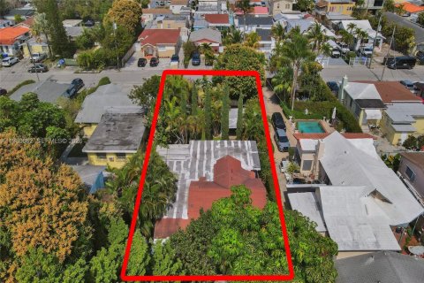 House in Miami, Florida 3 bedrooms, 140.93 sq.m. № 2043899 - photo 14