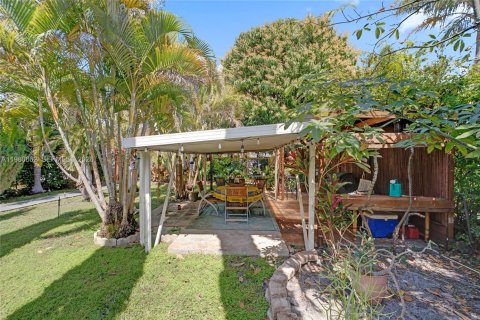 House in Miami, Florida 3 bedrooms, 140.93 sq.m. № 2043899 - photo 8