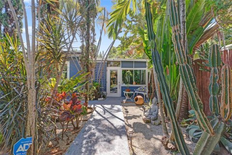 House in Miami, Florida 3 bedrooms, 140.93 sq.m. № 2043899 - photo 5