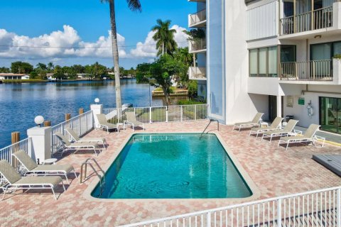 Condo in Fort Lauderdale, Florida, 2 bedrooms № 2082651 - photo 30