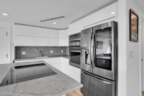 Condo in Fort Lauderdale, Florida, 2 bedrooms № 2082651 - photo 18