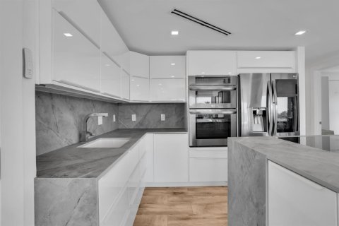 Condo in Fort Lauderdale, Florida, 2 bedrooms № 2082651 - photo 17