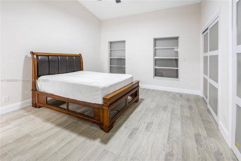 House in West Palm Beach, Florida 3 bedrooms, 149.48 sq.m. № 1978126 - photo 12