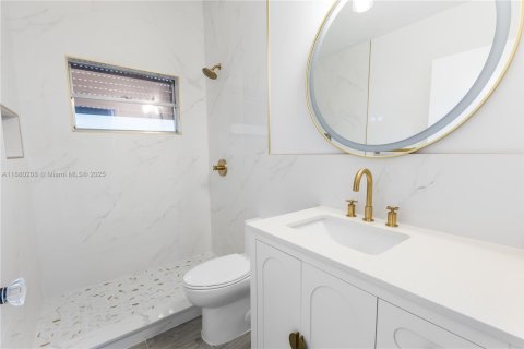 House in West Palm Beach, Florida 3 bedrooms, 149.48 sq.m. № 1978126 - photo 10