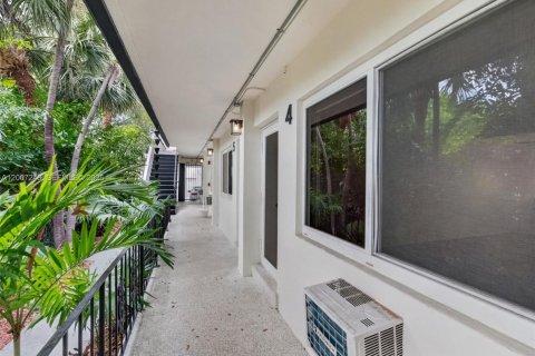 Снять в аренду квартиру в Майами-Бич, Флорида 37.16м2, № 2071284 - фото 16