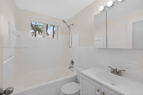 Снять в аренду квартиру в Майами-Бич, Флорида 37.16м2, № 2071284 - фото 13