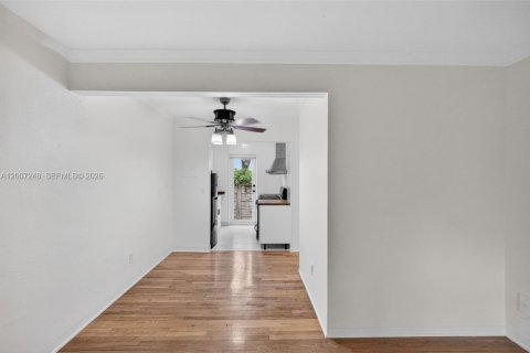 Снять в аренду квартиру в Майами-Бич, Флорида 37.16м2, № 2071284 - фото 7