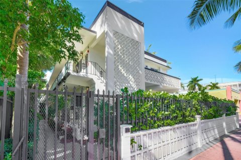 Снять в аренду квартиру в Майами-Бич, Флорида 37.16м2, № 2071284 - фото 17