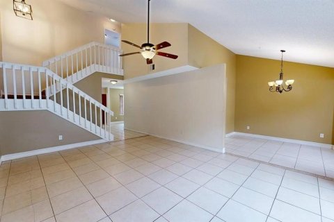 Townhouse in Altamonte Springs, Florida 3 bedrooms, 147.62 sq.m. № 2291918 - photo 8