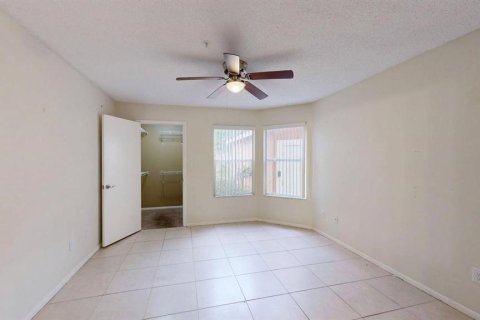Townhouse in Altamonte Springs, Florida 3 bedrooms, 147.62 sq.m. № 2291918 - photo 19