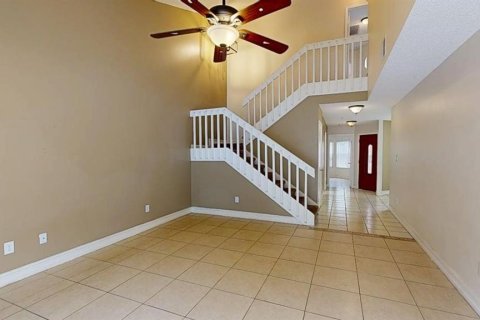 Townhouse in Altamonte Springs, Florida 3 bedrooms, 147.62 sq.m. № 2291918 - photo 5