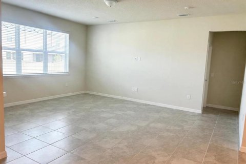 Villa ou maison à louer à Davenport, Floride: 4 chambres, 171.87 m2 № 2399368 - photo 2