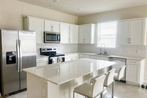 Villa ou maison à louer à Davenport, Floride: 4 chambres, 171.87 m2 № 2399368 - photo 5