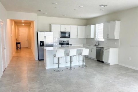 Villa ou maison à louer à Davenport, Floride: 4 chambres, 171.87 m2 № 2399368 - photo 4