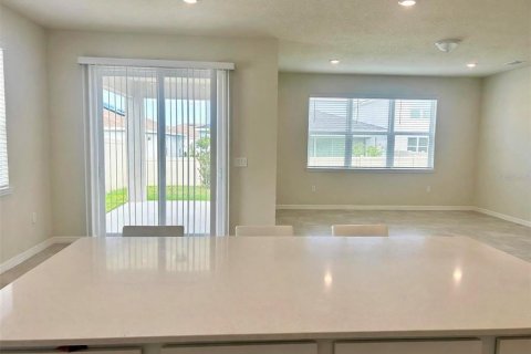 Villa ou maison à louer à Davenport, Floride: 4 chambres, 171.87 m2 № 2399368 - photo 3