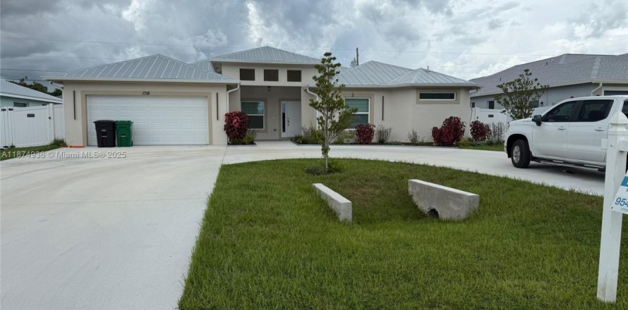 House in Port St. Lucie, Florida 5 bedrooms № 1926109