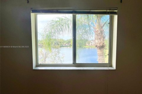 Condominio en alquiler en Hollywood, Florida, 1 dormitorio, 67.35 m2 № 1895516 - foto 13