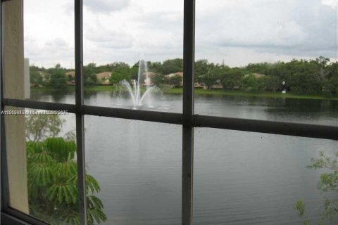 Condominio en alquiler en Hollywood, Florida, 1 dormitorio, 67.35 m2 № 1895516 - foto 8