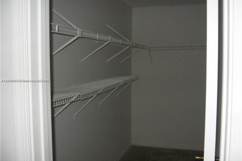 Condominio en alquiler en Hollywood, Florida, 1 dormitorio, 67.35 m2 № 1895516 - foto 7