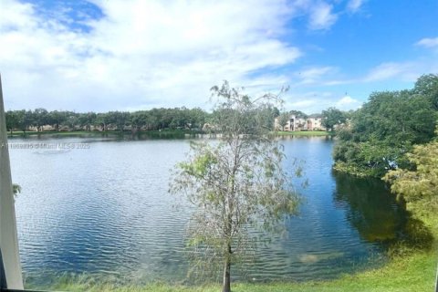 Condominio en alquiler en Hollywood, Florida, 1 dormitorio, 67.35 m2 № 1895516 - foto 16