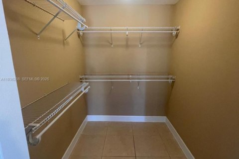 Touwnhouse à louer à Homestead, Floride: 3 chambres, 123.47 m2 № 1994252 - photo 10