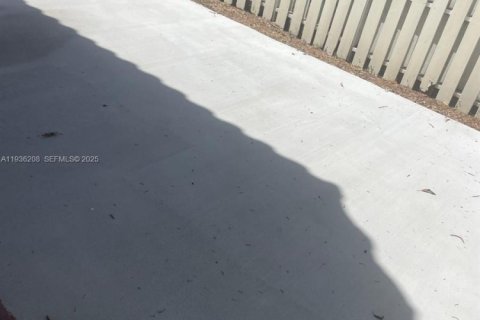 Touwnhouse à louer à Homestead, Floride: 3 chambres, 123.47 m2 № 1994252 - photo 12