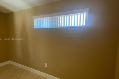 Touwnhouse à louer à Homestead, Floride: 3 chambres, 123.47 m2 № 1994252 - photo 15