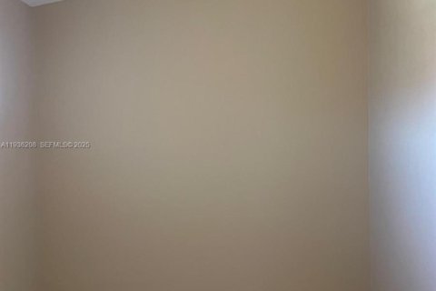 Touwnhouse à louer à Homestead, Floride: 3 chambres, 123.47 m2 № 1994252 - photo 13