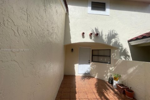 Touwnhouse à louer à Homestead, Floride: 3 chambres, 123.47 m2 № 1994252 - photo 2