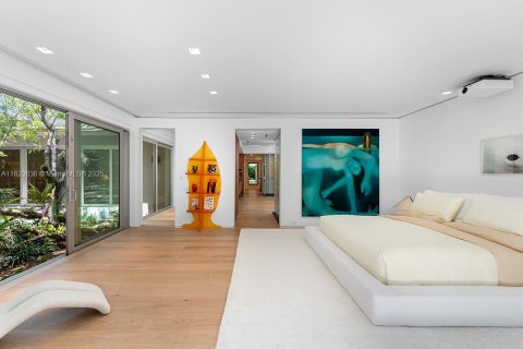 House in Miami Beach, Florida 4 bedrooms, 525.46 sq.m. № 1790878 - photo 14