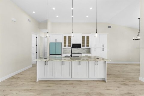 Casa en venta en Punta Gorda, Florida, 3 dormitorios, 189.99 m2 № 1894974 - foto 8