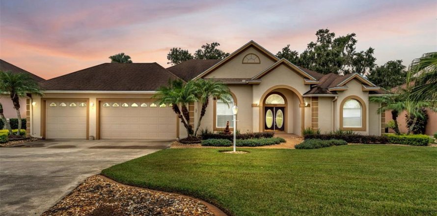 Casa en Winter Haven, Florida 3 dormitorios, 213.21 m2 № 1919509