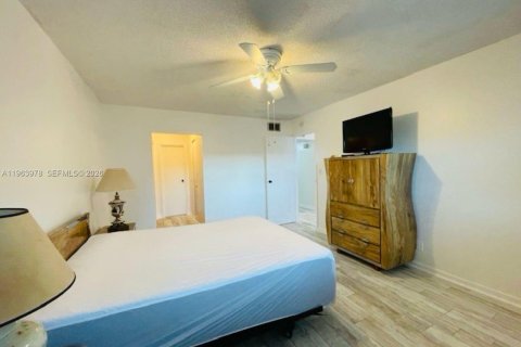 Купить кондоминиум в Халландейл-Бич, Флорида 1 спальня, 71.53м2, № 2025394 - фото 7