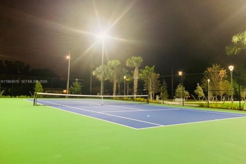 Купить кондоминиум в Халландейл-Бич, Флорида 1 спальня, 71.53м2, № 2025394 - фото 13