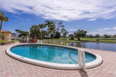 Condo in Fort Lauderdale, Florida, 2 bedrooms  № 2250835 - photo 7