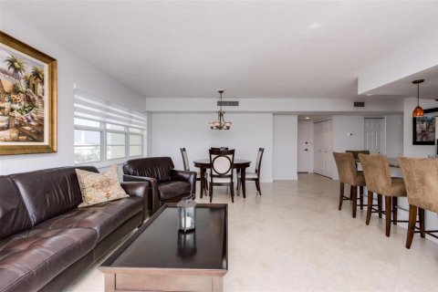 Condo in Fort Lauderdale, Florida, 2 bedrooms  № 2250835 - photo 18