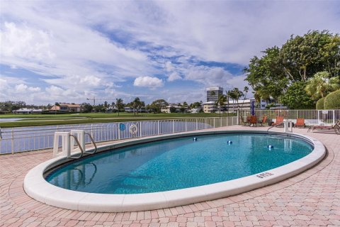 Condo in Fort Lauderdale, Florida, 2 bedrooms  № 2250835 - photo 5