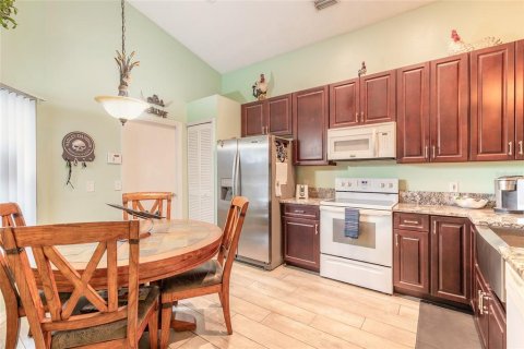 House in Deltona, Florida 3 bedrooms, 115.57 sq.m. № 1797837 - photo 24