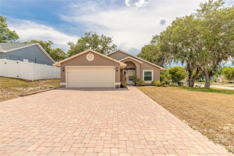 House in Deltona, Florida 3 bedrooms, 115.57 sq.m. № 1797837 - photo 1
