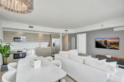 Copropriété à louer à Miami, Floride: 2 chambres, 90.3 m2 № 1960758 - photo 3