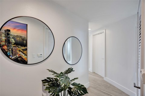 Copropriété à louer à Miami, Floride: 2 chambres, 90.3 m2 № 1960758 - photo 25