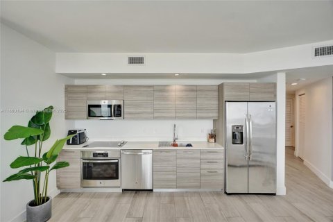 Copropriété à louer à Miami, Floride: 2 chambres, 90.3 m2 № 1960758 - photo 11